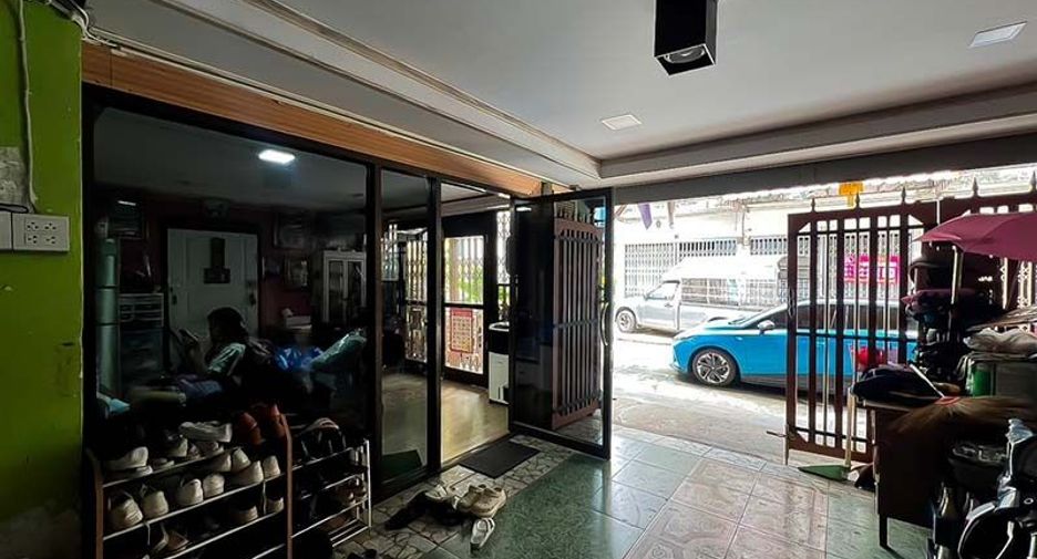 À vendre 9 chambres local commercial à Bang Bua Thong, Nonthaburi