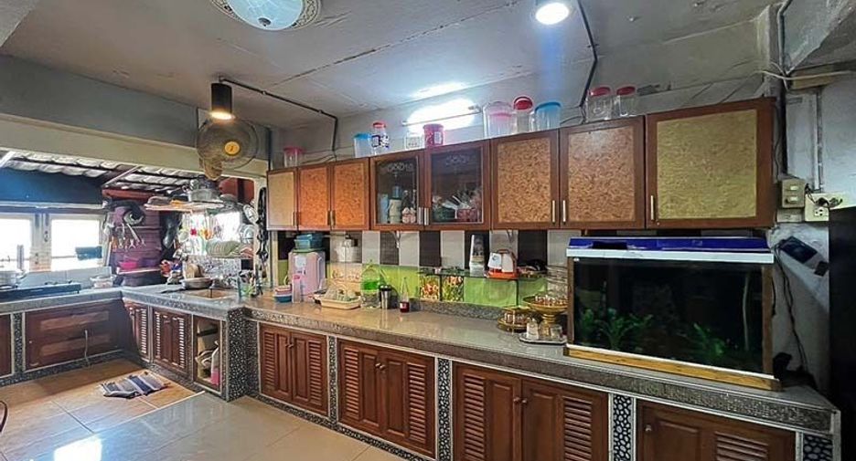 À vendre 9 chambres local commercial à Bang Bua Thong, Nonthaburi