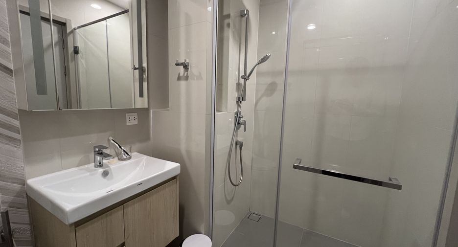 For sale 1 bed condo in Khlong Toei, Bangkok