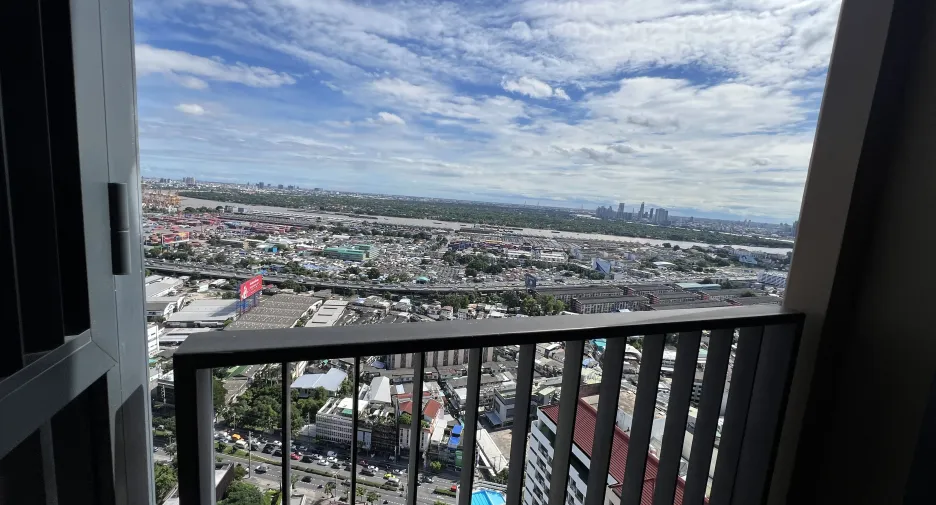 For sale 1 bed condo in Khlong Toei, Bangkok