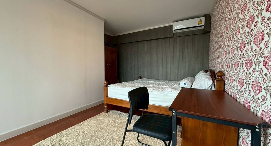 For rent 3 bedrooms condo in Pak Kret, Nonthaburi