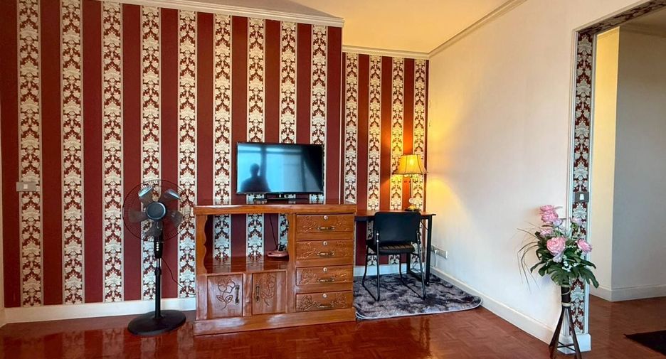 For rent 3 bedrooms condo in Pak Kret, Nonthaburi
