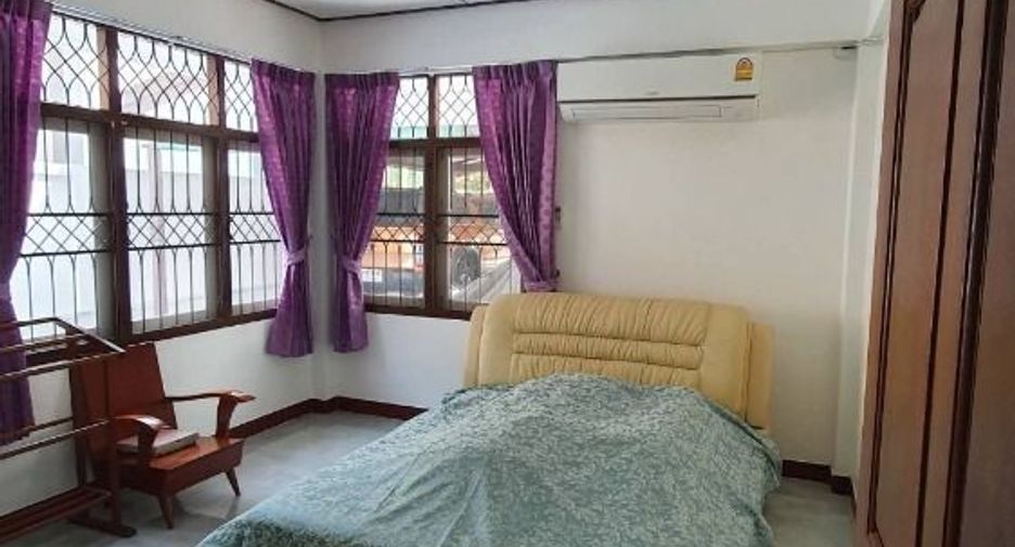 For sale 4 bedrooms house in Mueang Sukhothai, Sukhothai