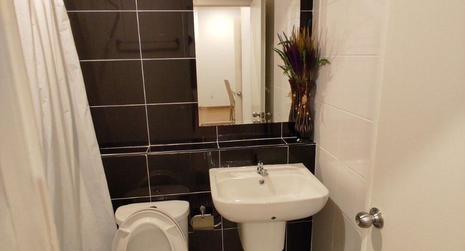 For rent 4 ベッドルーム townhouse in Lat Lum Kaeo, Pathum Thani