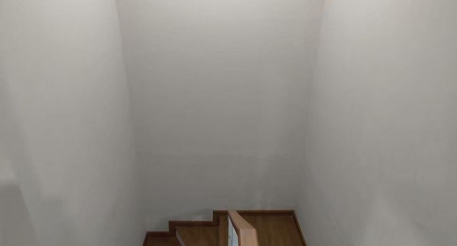 For rent 4 ベッドルーム townhouse in Lat Lum Kaeo, Pathum Thani