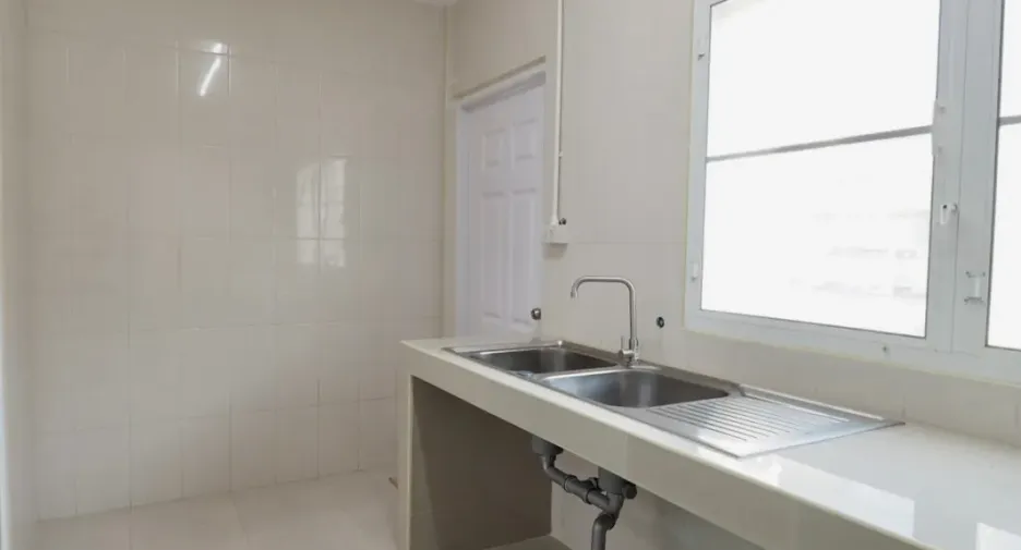 For sale 2 bedrooms townhouse in Mueang Nakhon Pathom, Nakhon Pathom