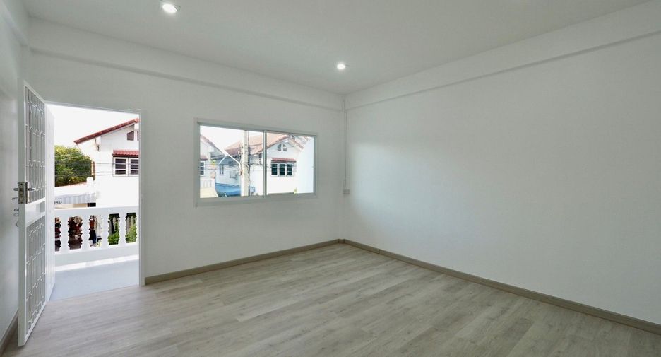 For sale 2 bedrooms townhouse in Mueang Nakhon Pathom, Nakhon Pathom