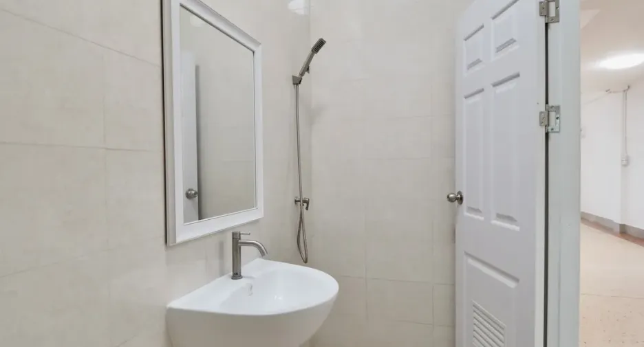 For sale 2 bedrooms townhouse in Mueang Nakhon Pathom, Nakhon Pathom