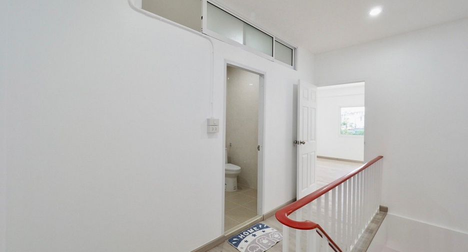 For sale 2 bedrooms townhouse in Mueang Nakhon Pathom, Nakhon Pathom