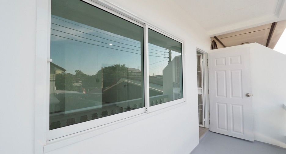 For sale 2 bedrooms townhouse in Mueang Nakhon Pathom, Nakhon Pathom