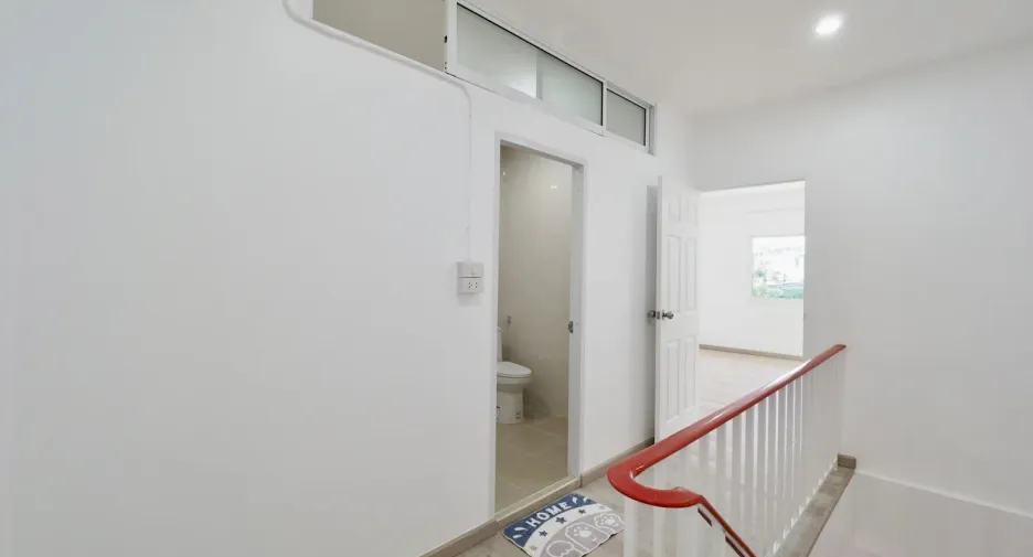 For sale 2 bedrooms townhouse in Mueang Nakhon Pathom, Nakhon Pathom
