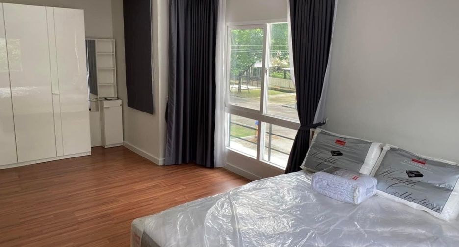For sale 3 bedrooms house in Khlong Sam Wa, Bangkok