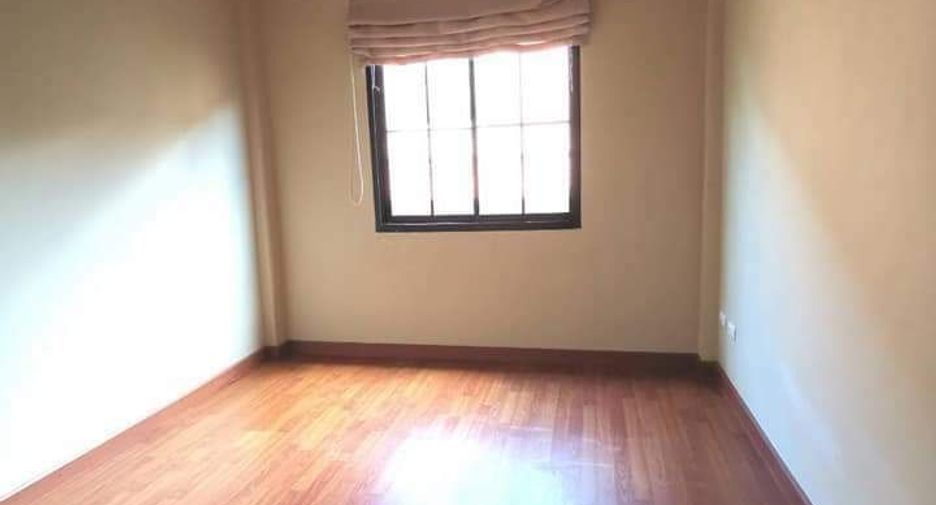 Casa en venta de 3 habitaciones en Nikhom Phatthana, Rayong