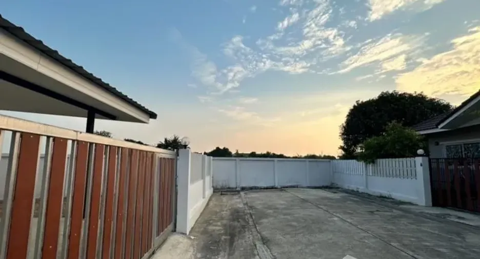 出售 3 卧室 独立屋 在 Ban Pong, Ratchaburi