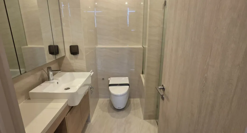 For sale 2 bedrooms condo in Watthana, Bangkok