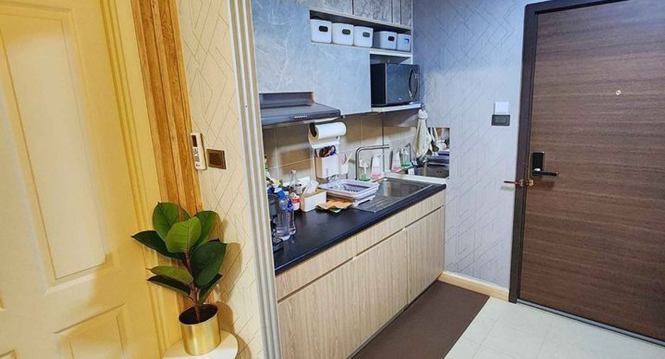 For sale 1 bed condo in Huai Khwang, Bangkok