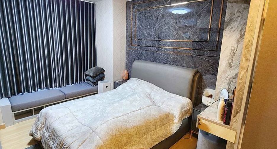 For sale 1 bed condo in Huai Khwang, Bangkok