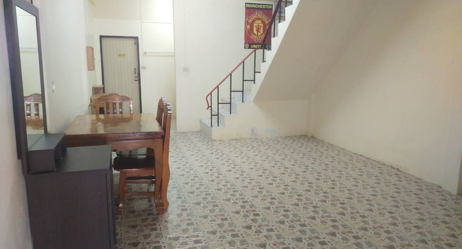 For sale 2 bedrooms townhouse in Mueang Lop Buri, Lopburi