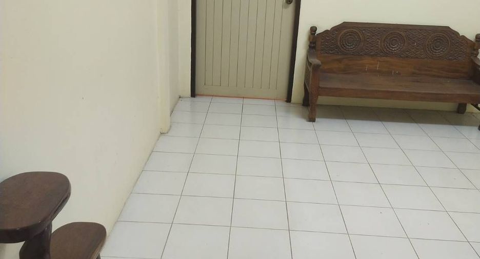 For sale 2 bedrooms townhouse in Mueang Lop Buri, Lopburi