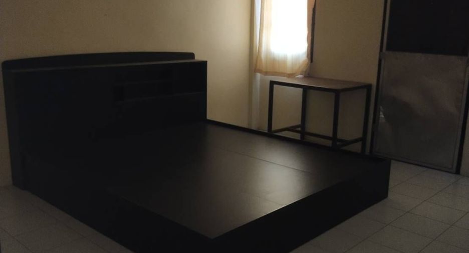For sale 2 bedrooms townhouse in Mueang Lop Buri, Lopburi
