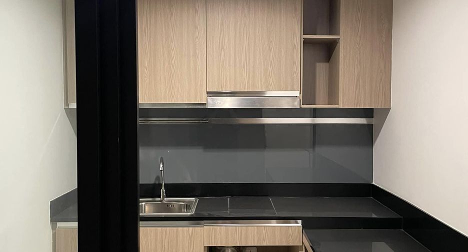 For sale 2 ベッドルーム condo in Mueang Samut Prakan, Samut Prakan