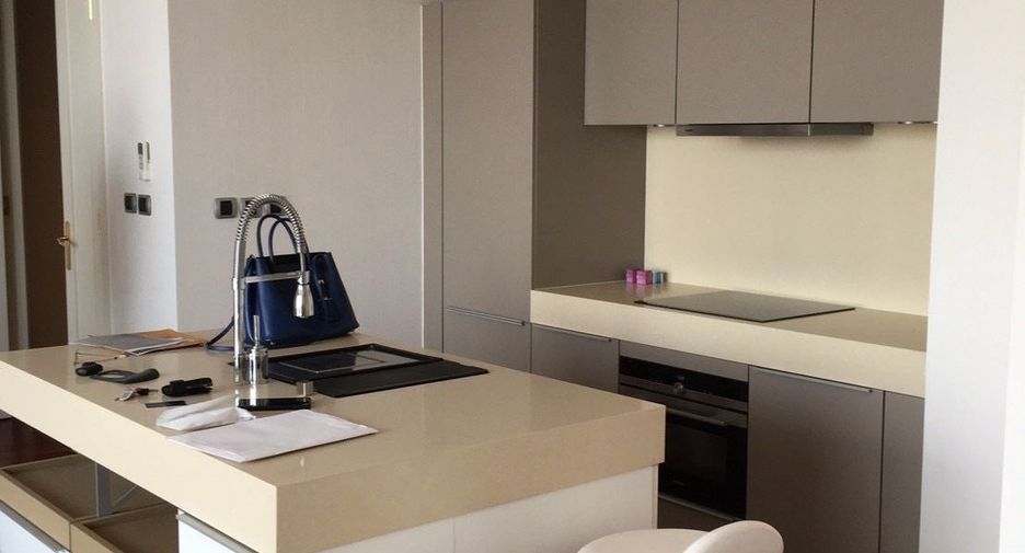 For sale 2 bedrooms condo in Khlong Toei, Bangkok
