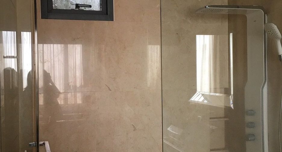 For sale 2 bedrooms condo in Khlong Toei, Bangkok