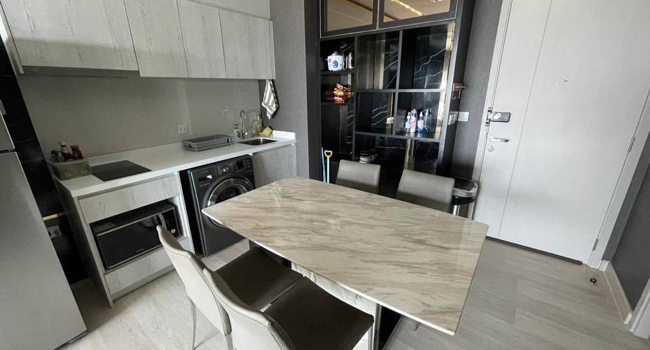 Condo en venta de 2 habitaciones en Khlong Toei, Bangkok