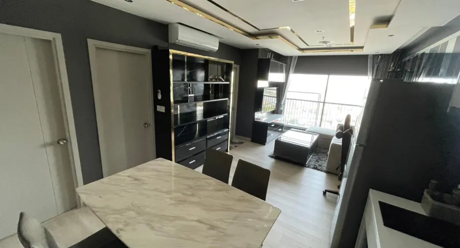 Condo en venta de 2 habitaciones en Khlong Toei, Bangkok