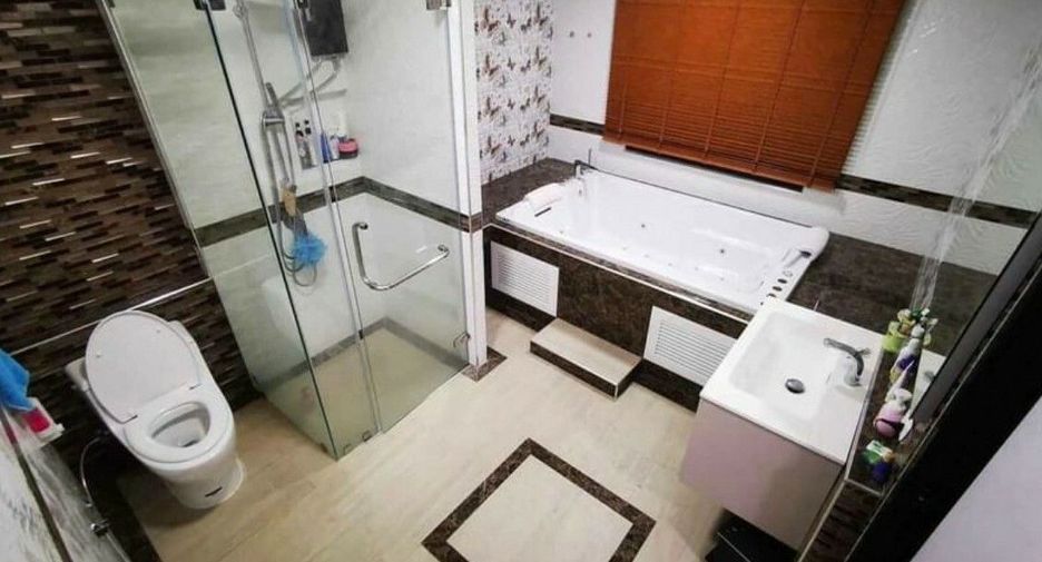 À vendre 3 chambres maison à Krathum Baen, Samut Sakhon