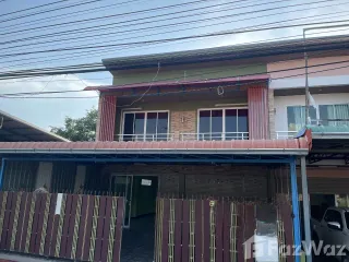 À vendre 3 chambres maison de ville à Mueang Kalasin, Kalasin