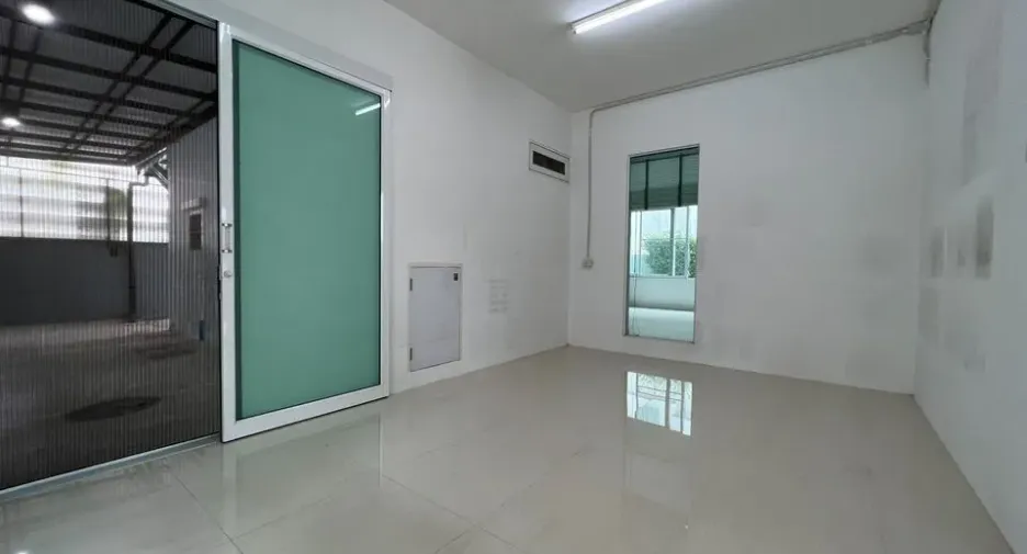 Продажа 3 спальни дом в Mueang Samut Prakan, Самутпракан