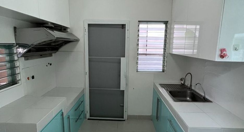 Продажа 3 спальни дом в Mueang Samut Prakan, Самутпракан