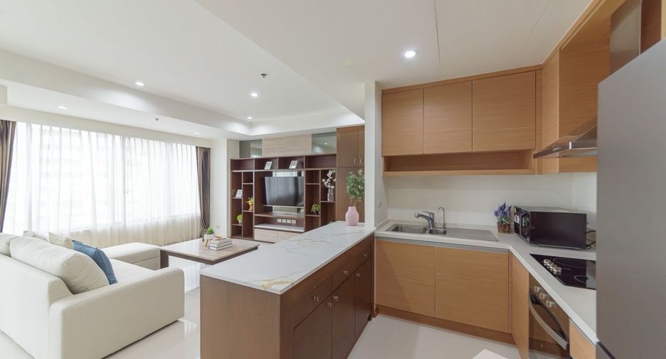 For sale そして for rent 2 ベッドルーム condo in Khlong Toei, Bangkok