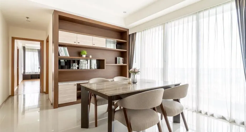 For sale そして for rent 2 ベッドルーム condo in Khlong Toei, Bangkok
