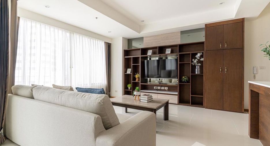 For sale そして for rent 2 ベッドルーム condo in Khlong Toei, Bangkok