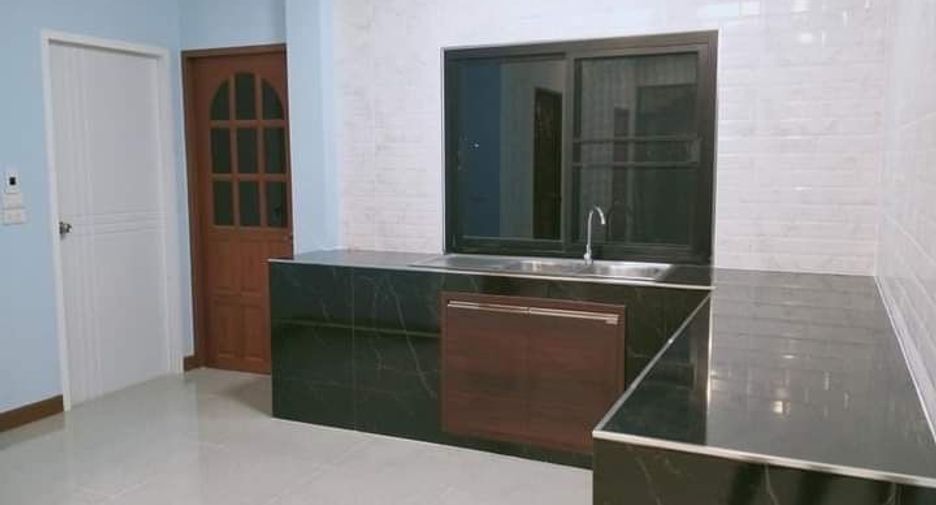 Casa en venta de 6 habitaciones en Lat Lum Kaeo, Pathum Thani