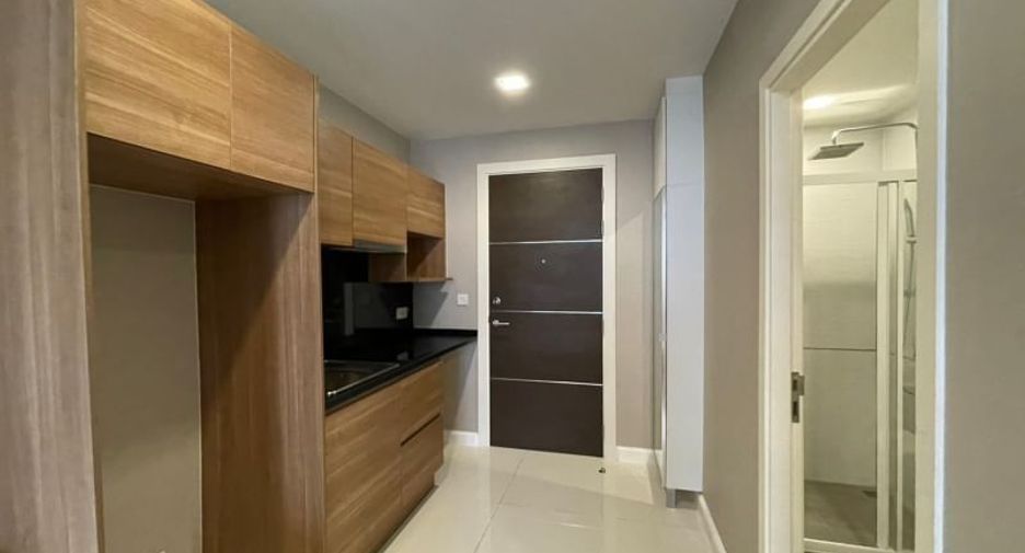 For sale studio condo in Mueang Samut Prakan, Samut Prakan