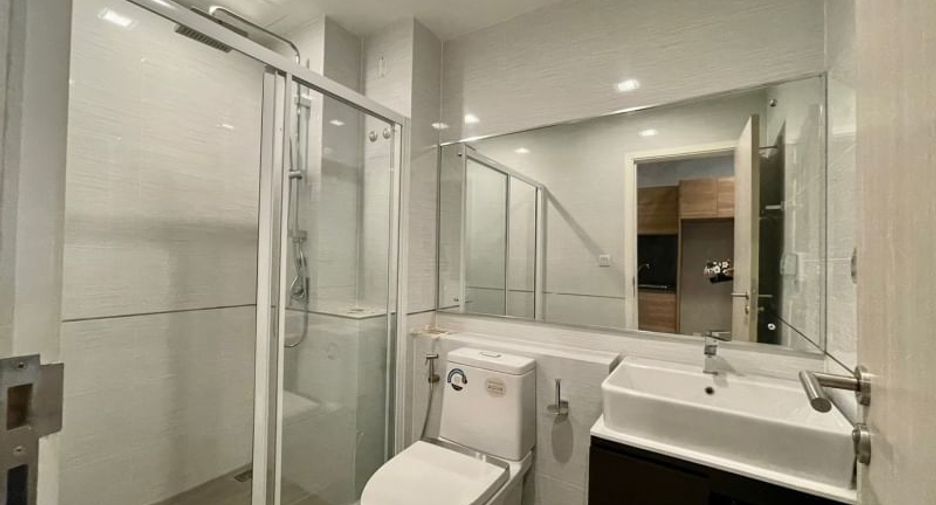 For sale studio condo in Mueang Samut Prakan, Samut Prakan