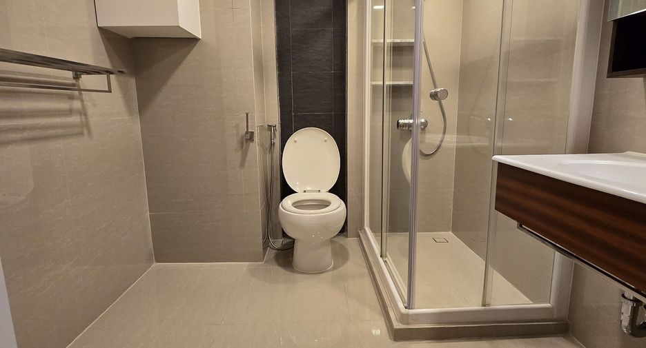 For rent and for sale 3 bedrooms condo in Yan Nawa, Bangkok