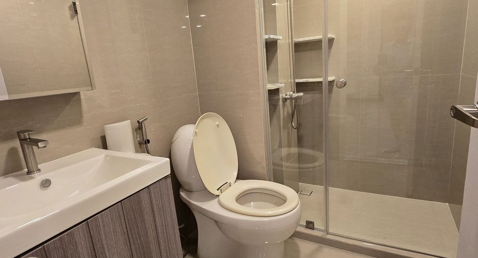 For rent and for sale 3 bedrooms condo in Yan Nawa, Bangkok