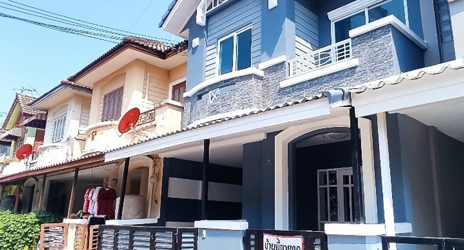 Casa adosada en venta de 3 habitaciones en Lam Luk Ka, Pathum Thani