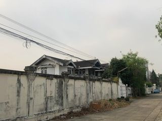 For sale land in Bang Phlat, Bangkok