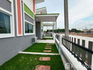 For sale 2 bedrooms townhouse in Pluak Daeng, Rayong