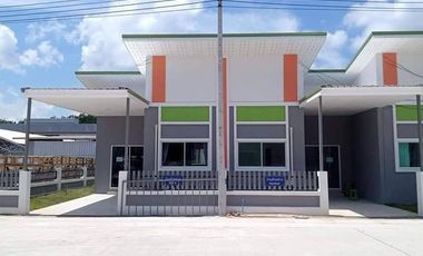 For sale 2 ベッドルーム townhouse in Pluak Daeng, Rayong