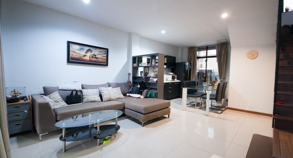 For sale 3 bedrooms townhouse in Pak Kret, Nonthaburi