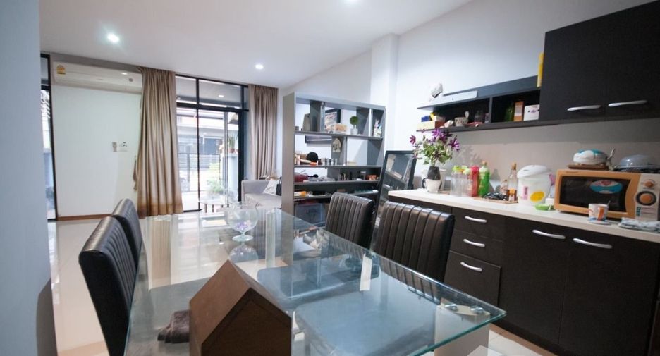 For sale 3 bedrooms townhouse in Pak Kret, Nonthaburi