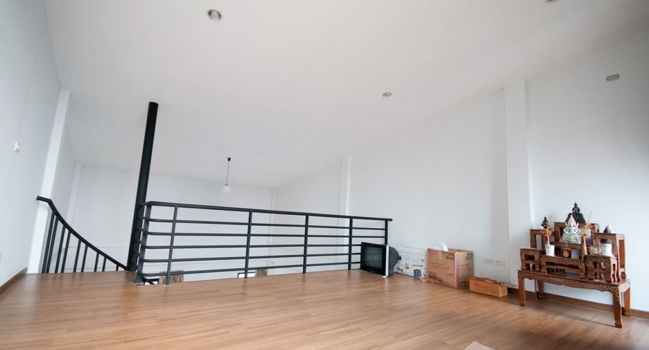 For sale 3 bedrooms townhouse in Pak Kret, Nonthaburi
