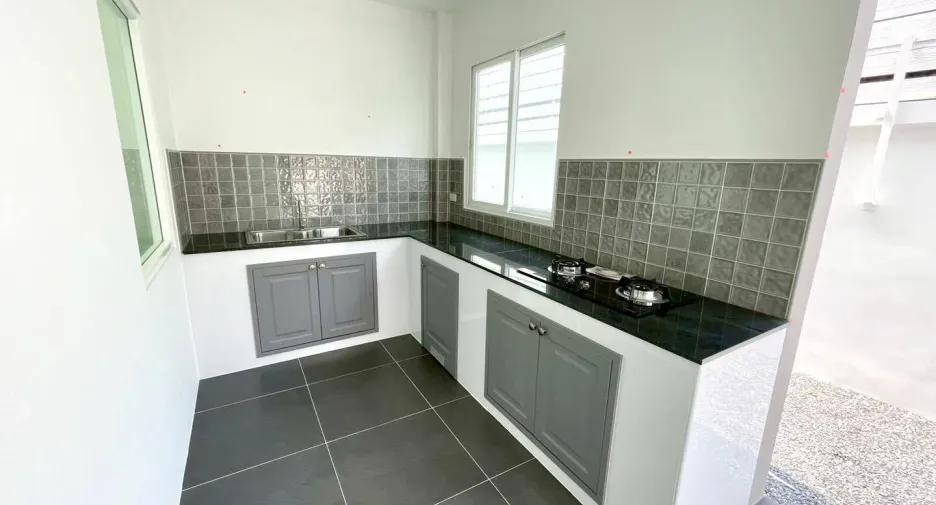 For sale 4 bedrooms house in Mueang Samut Sakhon, Samut Sakhon
