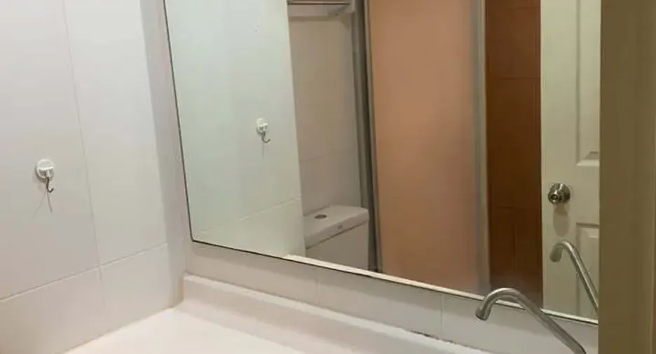 For sale and for rent 1 bed condo in Huai Khwang, Bangkok